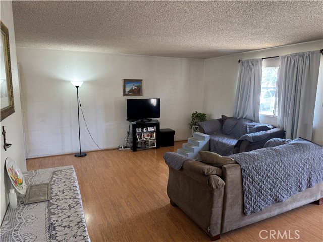 14222 Filmore Street, Arleta CA: https://media.crmls.org/medias/0f1d11f1-11b0-4291-8dc5-3aad4ce7bd0b.jpg