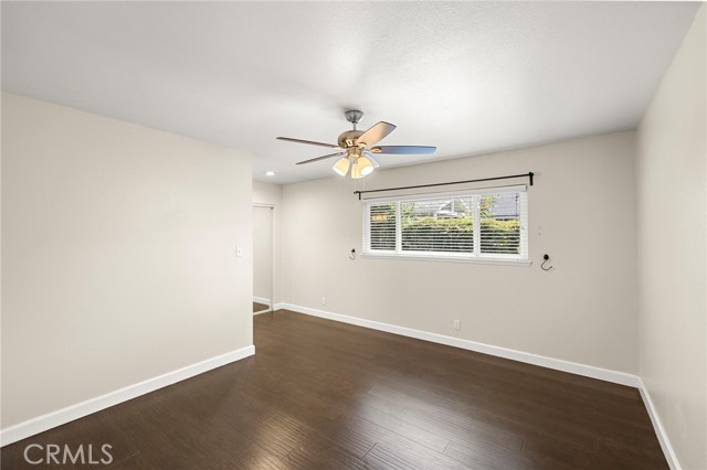 Detail Gallery Image 10 of 19 For 16882 Ross Ln, Huntington Beach,  CA 92647 - 4 Beds | 2 Baths