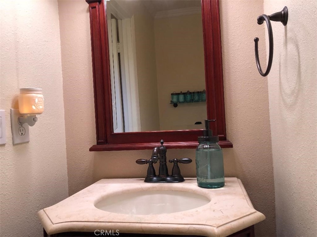 https://media.crmls.org/medias/0f1e43cc-ef8f-419a-9485-a90be81243d9.jpg?preset=X-Large