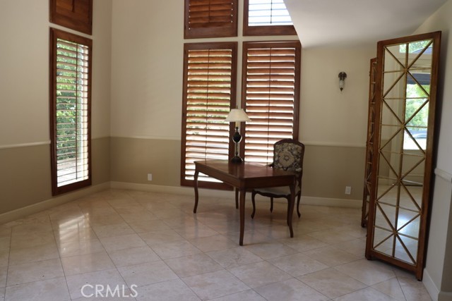 2385 Roscomare Road, Bel Air CA: https://media.crmls.org/medias/0f1ec8e6-cbe1-4dac-af54-1b189c2378f0.jpg