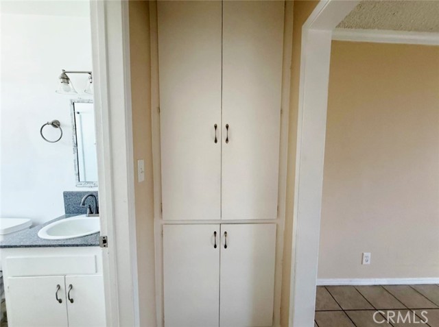 8371 Northgate Ave, Canoga Park CA: https://media.crmls.org/medias/0f1ecd2a-007a-4b08-9f7d-0ff555c3cc75.jpg