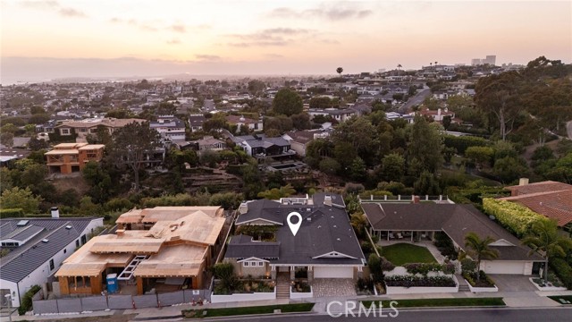 633 Rockford Road, Corona del Mar CA: https://media.crmls.org/medias/0f1f65dc-c30e-4f2a-990a-a88938ea43f8.jpg