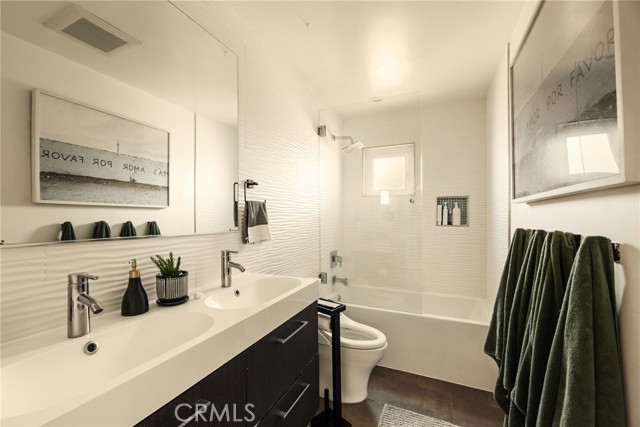 Detail Gallery Image 27 of 31 For 610 9th St a,  Hermosa Beach,  CA 90254 - 3 Beds | 2/1 Baths