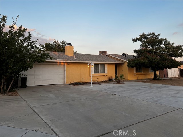 Detail Gallery Image 1 of 17 For 12751 Running Deer Rd, Apple Valley,  CA 92308 - 3 Beds | 2 Baths