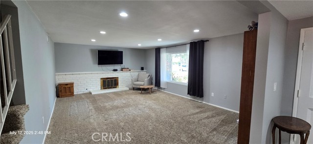 Detail Gallery Image 5 of 33 For 2051 Rancho Dr, Riverside,  CA 92507 - 4 Beds | 2/1 Baths