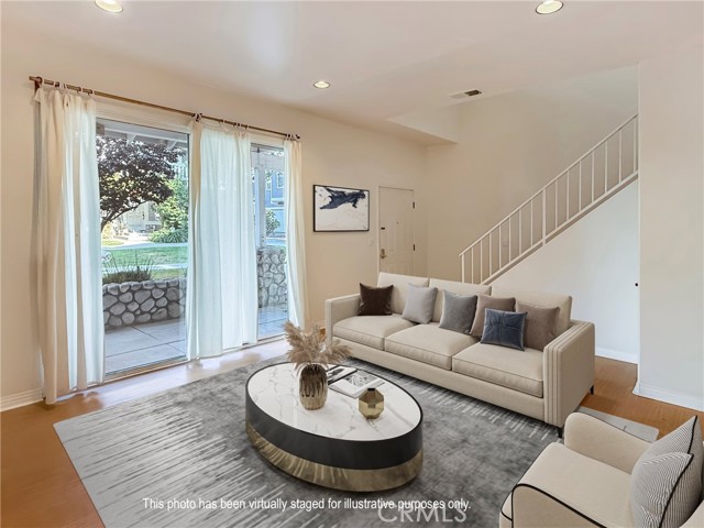 50 W Mountain Street, Pasadena CA: https://media.crmls.org/medias/0f20b7d0-59b3-4b6a-b289-6b322b310dad.jpg