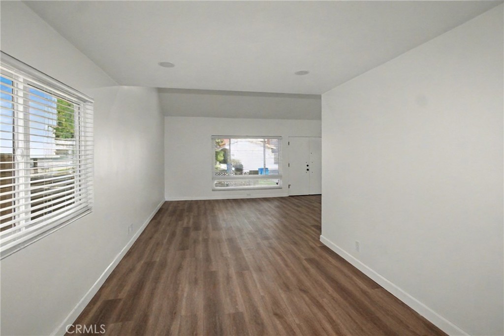 MLS #OC25258618 image #24