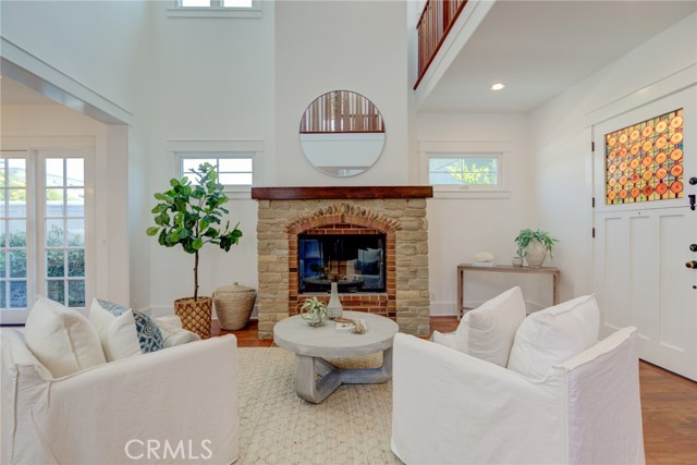 647 15th Street, Manhattan Beach, California 90266, 5 Bedrooms Bedrooms, ,4 BathroomsBathrooms,Residential,Sold,15th,SB21178358