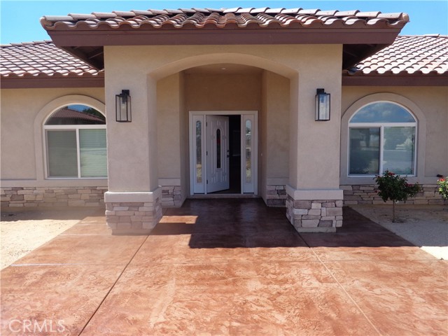 Detail Gallery Image 3 of 36 For 18255 Winnetka Rd, Apple Valley,  CA 92307 - 4 Beds | 3 Baths