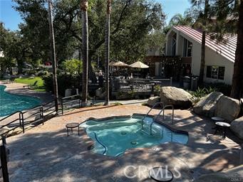 21450 Burbank Boulevard, Woodland Hills CA: https://media.crmls.org/medias/0f21a7ee-932e-4e82-9629-2766cb04e02a.jpg
