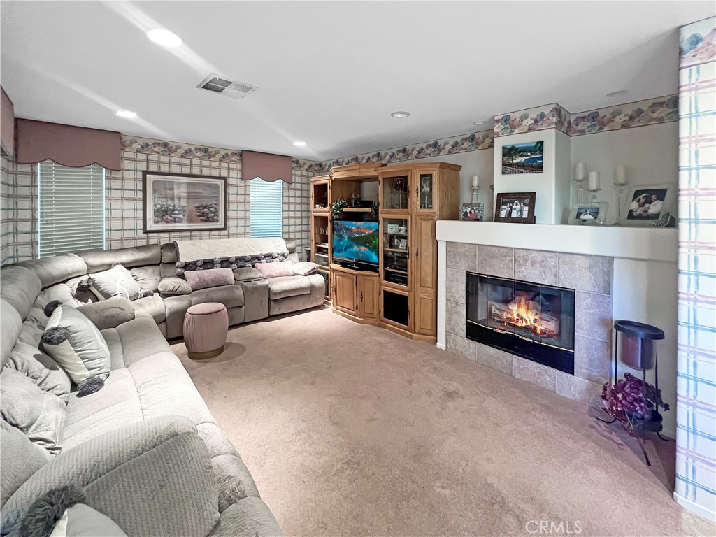 MLS #OC25250723 image #6