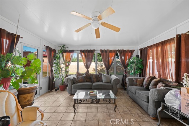 37032 Sabal Avenue, Palmdale CA: https://media.crmls.org/medias/0f22d8b9-a5c4-424c-ba2d-f4c16ec0f67c.jpg