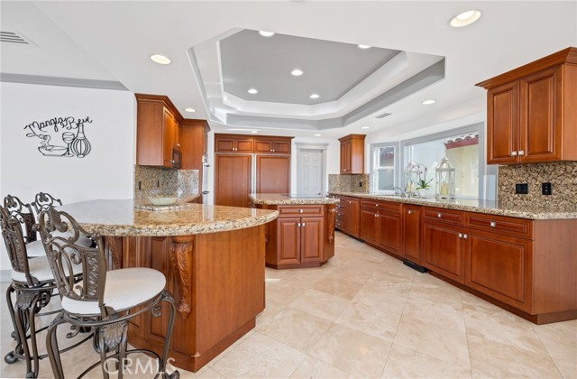 Detail Gallery Image 10 of 64 For 22250 Village Way, Canyon Lake,  CA 92587 - 5 Beds | 4/2 Baths