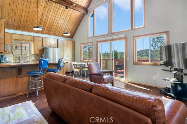 1372 Sequoia, Lake Arrowhead, CA 92352