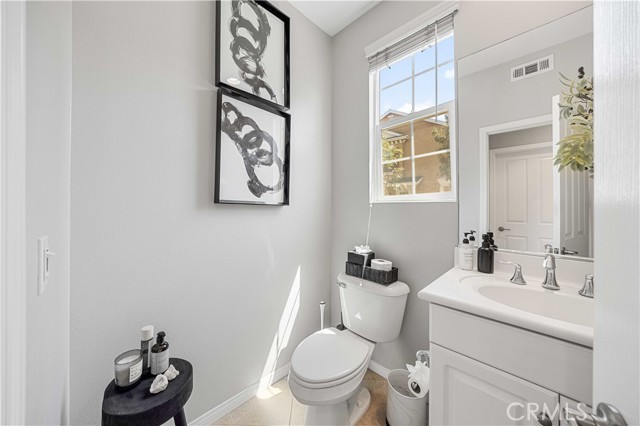Detail Gallery Image 11 of 22 For 1408 Montgomery St, Tustin,  CA 92782 - 2 Beds | 2/1 Baths