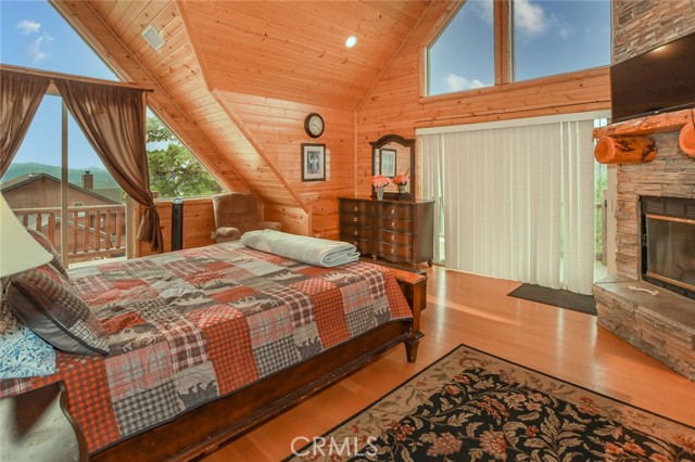 Detail Gallery Image 23 of 59 For 351 Glenwood Dr, Big Bear Lake,  CA 92315 - 4 Beds | 3/1 Baths