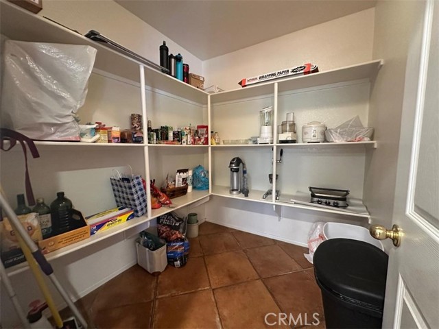 33667 Abbey Road, Temecula CA: https://media.crmls.org/medias/0f24000f-0fd4-4285-b10b-7ecf078a513f.jpg