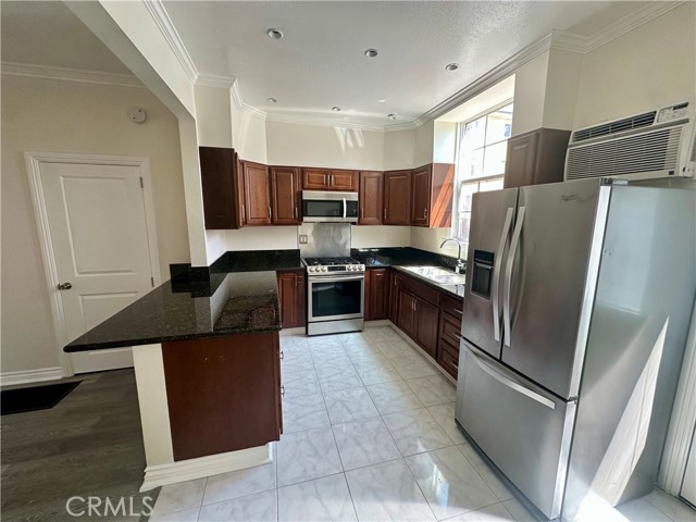 Detail Gallery Image 6 of 18 For 1760 N Las Palmas Ave, Los Angeles,  CA 90028 - 2 Beds | 1 Baths