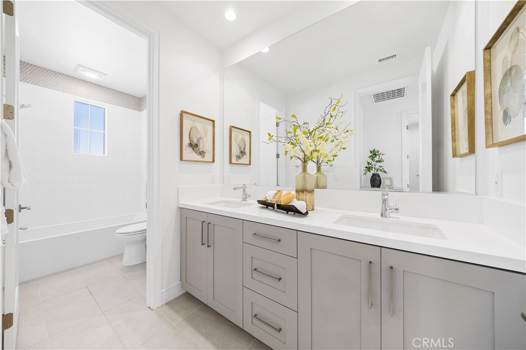 MLS #OC25246259 image #36