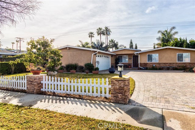 229 Wake Forest Rd, Costa Mesa, CA 92626