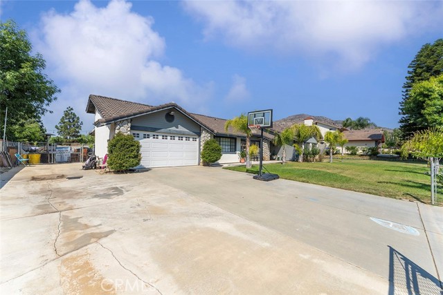 6860 27th Street, Jurupa Valley CA: https://media.crmls.org/medias/0f2542e2-befe-44eb-a76f-b5200f4c2911.jpg
