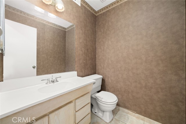 7667 Whitewater Drive, Huntington Beach CA: https://media.crmls.org/medias/0f260d27-a2f1-48f9-99dd-3475395b375b.jpg