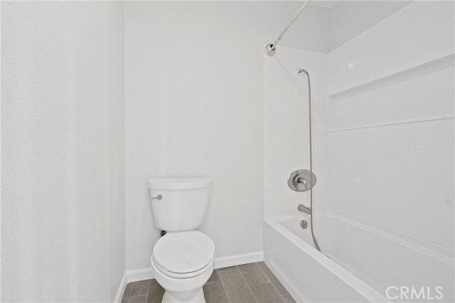 Detail Gallery Image 7 of 11 For 1345 Cabrillo Park Dr #J08,  Santa Ana,  CA 92701 - 1 Beds | 1 Baths