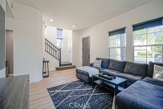 Detail Gallery Image 12 of 58 For 542 Arbor Ct, Simi Valley,  CA 93065 - 4 Beds | 2/1 Baths