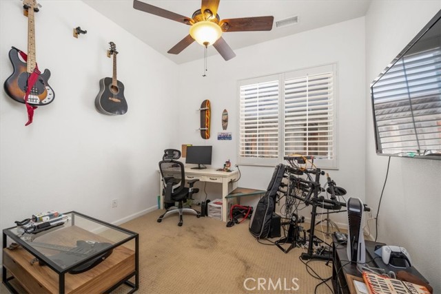 1050 Sleepy Hollow Road, Paso Robles CA: https://media.crmls.org/medias/0f289478-1620-4a39-ba2c-4d256e1edd31.jpg