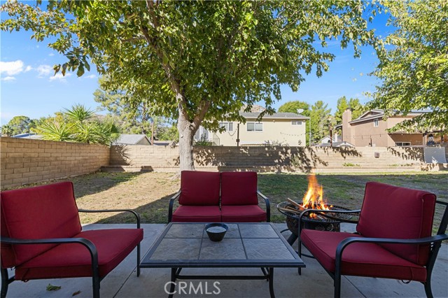 Detail Gallery Image 30 of 44 For 28975 Lotusgarden, Canyon Country,  CA 91387 - 4 Beds | 3 Baths