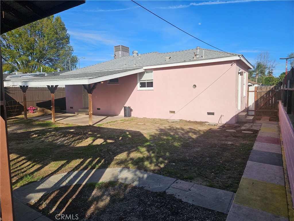 https://media.crmls.org/medias/0f2ad4c1-21d7-499f-b116-71a169317259.jpg?preset=X-Large