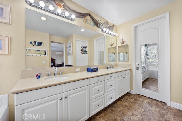 Detail Gallery Image 26 of 52 For 6119 Pilar, Bakersfield,  CA 93306 - 4 Beds | 3 Baths