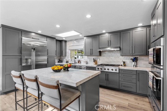 Detail Gallery Image 6 of 36 For 22736 Margarita Dr, Woodland Hills,  CA 91364 - 4 Beds | 2 Baths