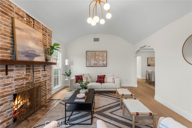 Detail Gallery Image 9 of 46 For 2928 11th, Los Angeles,  CA 90018 - 3 Beds | 2 Baths