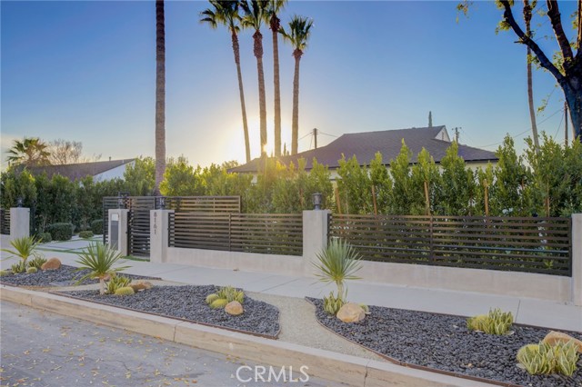 Detail Gallery Image 18 of 72 For 8161 Encino Ave, Northridge,  CA 91325 - 4 Beds | 3 Baths