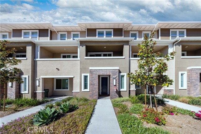 Detail Gallery Image 2 of 30 For 2715 Erebus Ct, Pomona,  CA 91767 - 3 Beds | 3 Baths