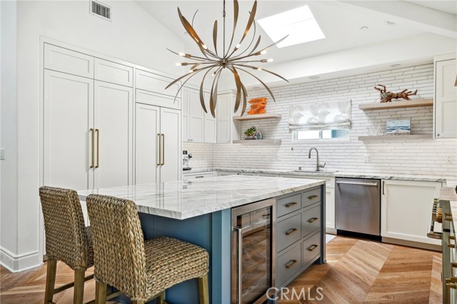 1619 Artesia Boulevard, Manhattan Beach, California 90266, 3 Bedrooms Bedrooms, ,2 BathroomsBathrooms,Residential,Sold,Artesia,SB24123210