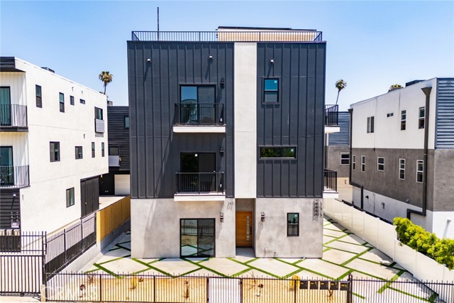 Detail Gallery Image 19 of 19 For 242 N Dillon, Silver Lake Los Angeles,  CA 90026 - 4 Beds | 2 Baths