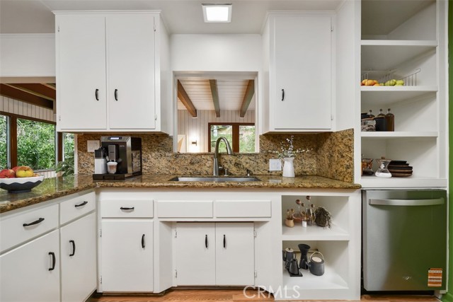 Detail Gallery Image 14 of 36 For 3833 Ridgemoor Dr, Studio City,  CA 91604 - 2 Beds | 1/1 Baths