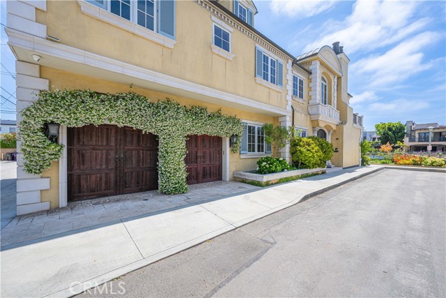 59 Rivo Alto Canal, Long Beach CA: https://media.crmls.org/medias/0f2f6043-8ec1-43c4-a67e-d7a8fb8bc110.jpg