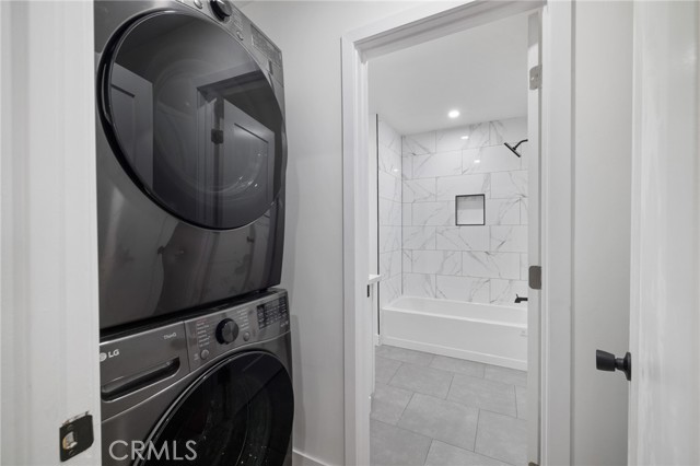 Detail Gallery Image 8 of 18 For 17000 Burbank Bld #301,  Encino,  CA 91316 - 2 Beds | 2 Baths