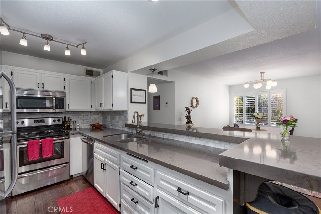 3930 Centre Street - photo 10