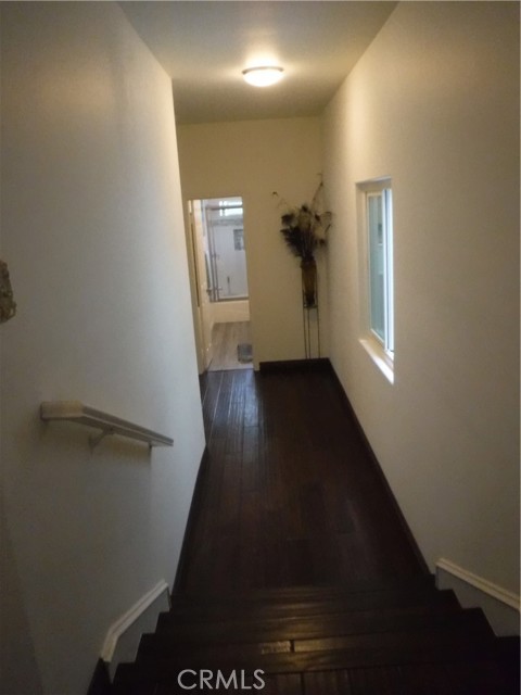 Detail Gallery Image 8 of 15 For 1133 7th Place, Hermosa Beach,  CA 90254 - 3 Beds | 2/1 Baths