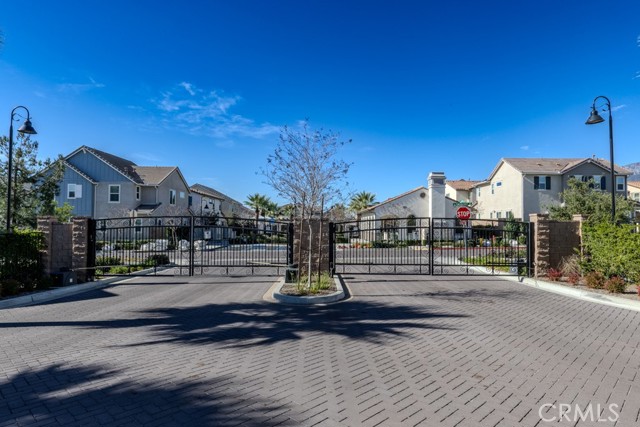 Detail Gallery Image 49 of 64 For 7082 Mallow Drive #2,  Fontana,  CA 92336 - 4 Beds | 3 Baths