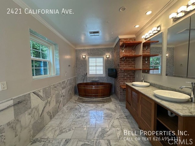Detail Gallery Image 34 of 44 For 2421 California Ave, Santa Monica,  CA 90403 - 3 Beds | 3 Baths