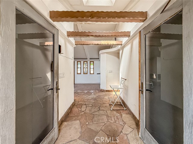 8835 Monogram Avenue, North Hills CA: https://media.crmls.org/medias/0f324e18-6dbb-4923-9f92-3cd1208a469d.jpg