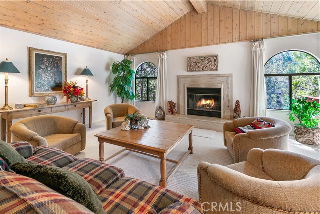 Detail Gallery Image 1 of 39 For 27391 Alpen Drive, Lake Arrowhead,  CA 92352 - 6 Beds | 3/1 Baths