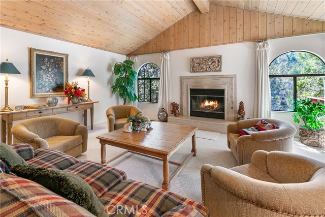 Detail Gallery Image 1 of 39 For 27391 Alpen Drive, Lake Arrowhead,  CA 92352 - 6 Beds | 3/1 Baths