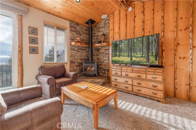 Detail Gallery Image 18 of 35 For 447 Windsong Pl, Big Bear Lake,  CA 92315 - 4 Beds | 3/1 Baths