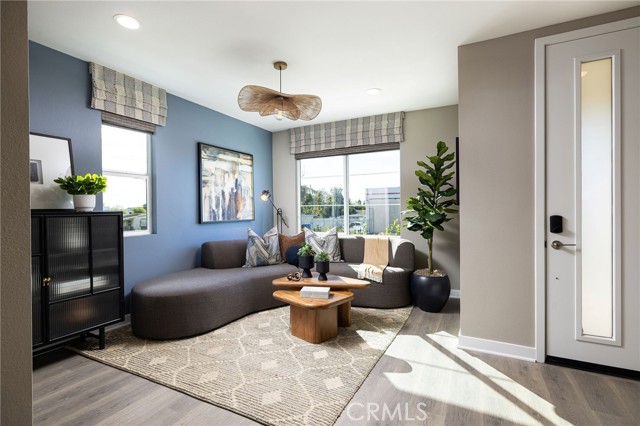 Detail Gallery Image 2 of 11 For 312 E Whittier Bld, La Habra,  CA 90631 - 3 Beds | 3/1 Baths